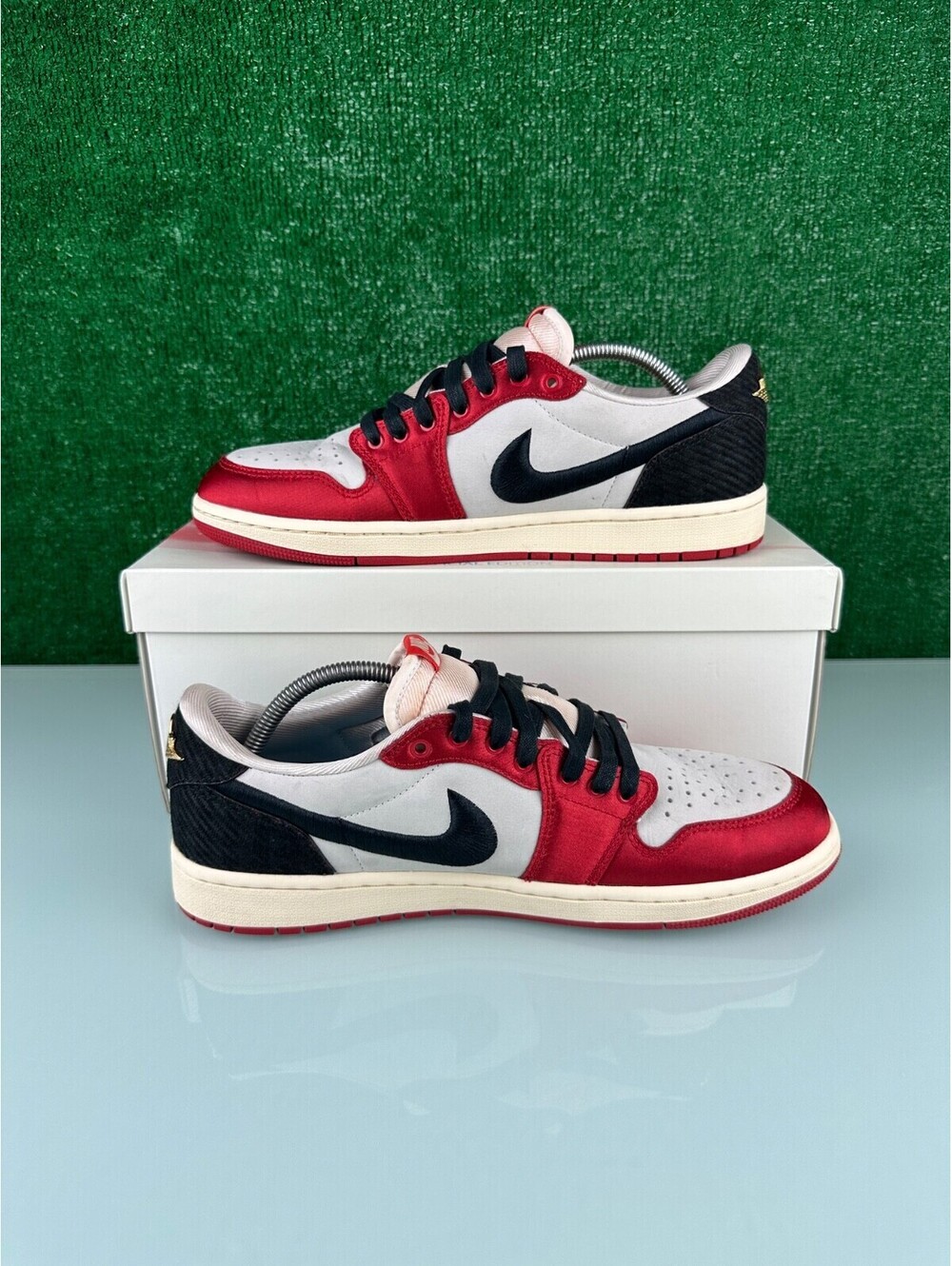 Trophy Room x Air Jordan 1 Retro OG SP Low Rookie Card Away - Picture 3 of 10
